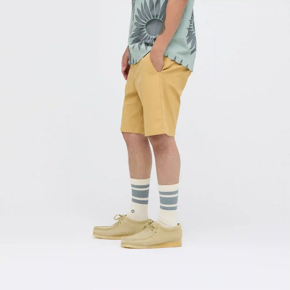 COMPOUND CHINO SHORT