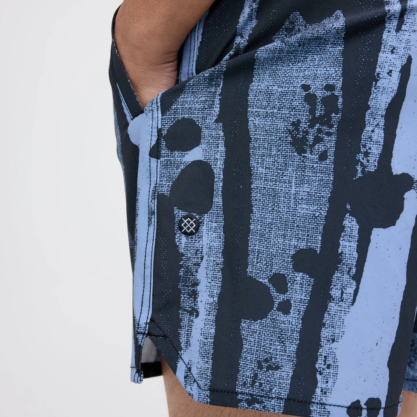 COMPLEX HYBRID SHORT 5 IN